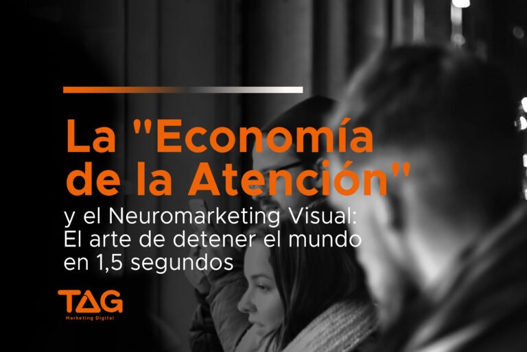 Personas mirando sus móviles en un entorno urbano. Texto sobre Neuromarketing Visual y la economía de la atención para detener al usuario en 1,5 segundos en redes sociales.